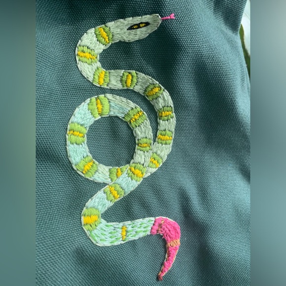 BAGGU - Teal green snake snap backpack - Hand embroidery - New with Tags - Picture 8 of 12